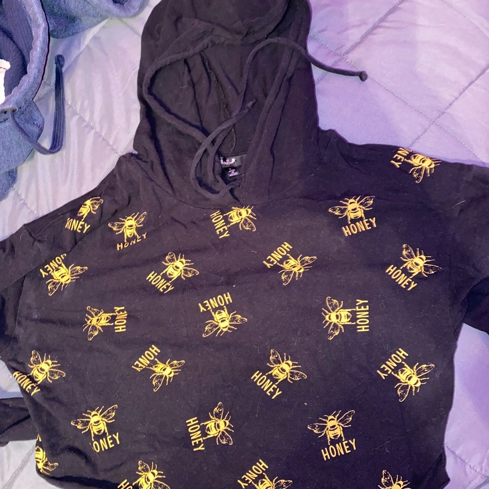 long sleeve cropped top with hood